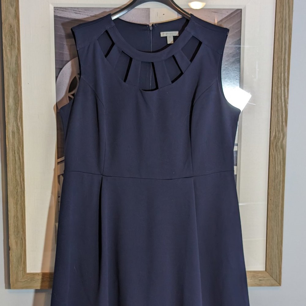 New York & Co Stretch navy blue cut out dress size XXL gently used